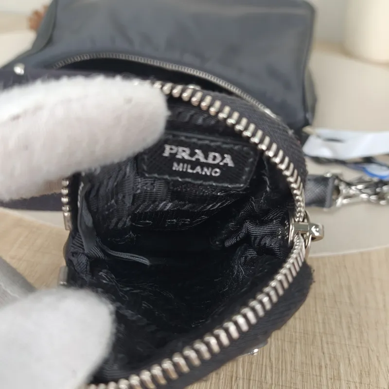 PRADA Shoulder Bag Re-Edition hobo — detail view 12 of 14
