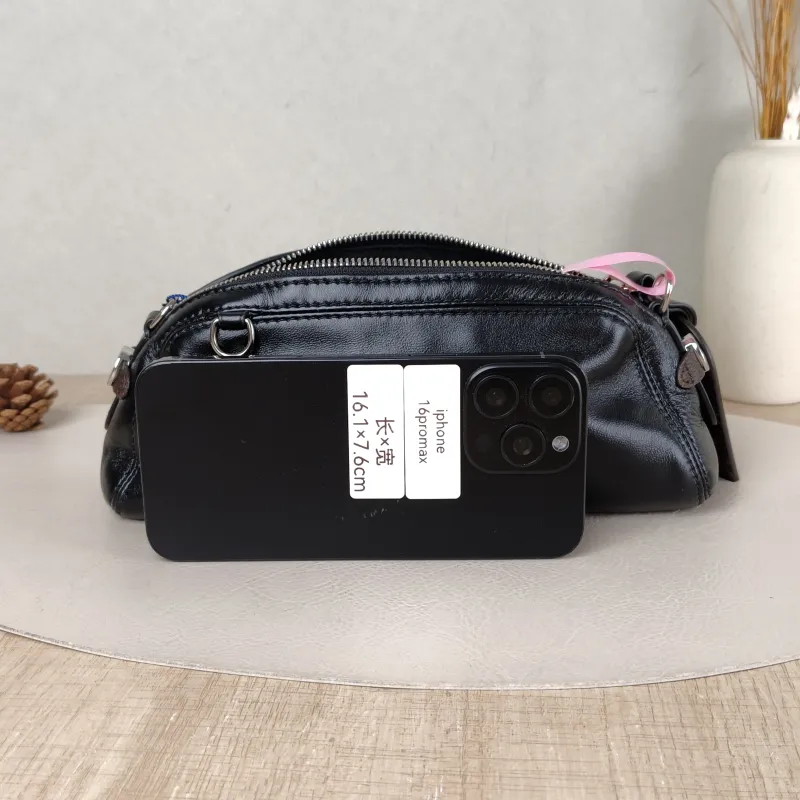 Louis Vuitton Shoulder Bag Pochette Vibe Black SL ambskin One Size 25 × 7.5 × 10 cm — cover view 4 of 5