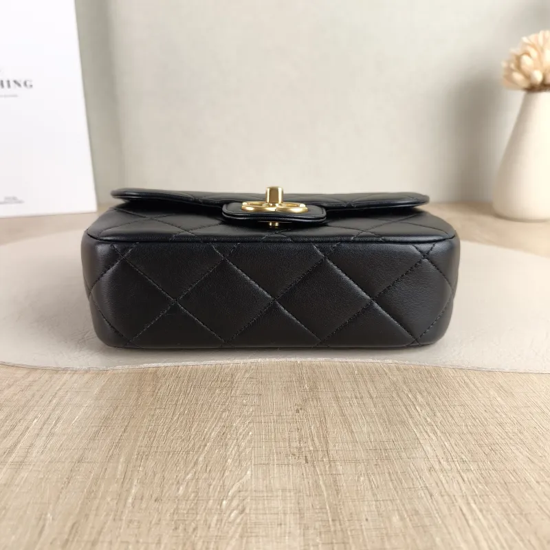 Chanel Crossbody Bag Pearl Black Lambskin Small 19 × 6 × 14 cm — cover view 5 of 5