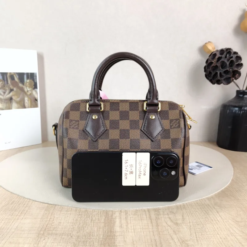 Louis Vuitton Crossbody Bag Speedy20 Shoulder Strap PVC Small 20.5 × 12 × 13.5 cm — cover view 6 of 6