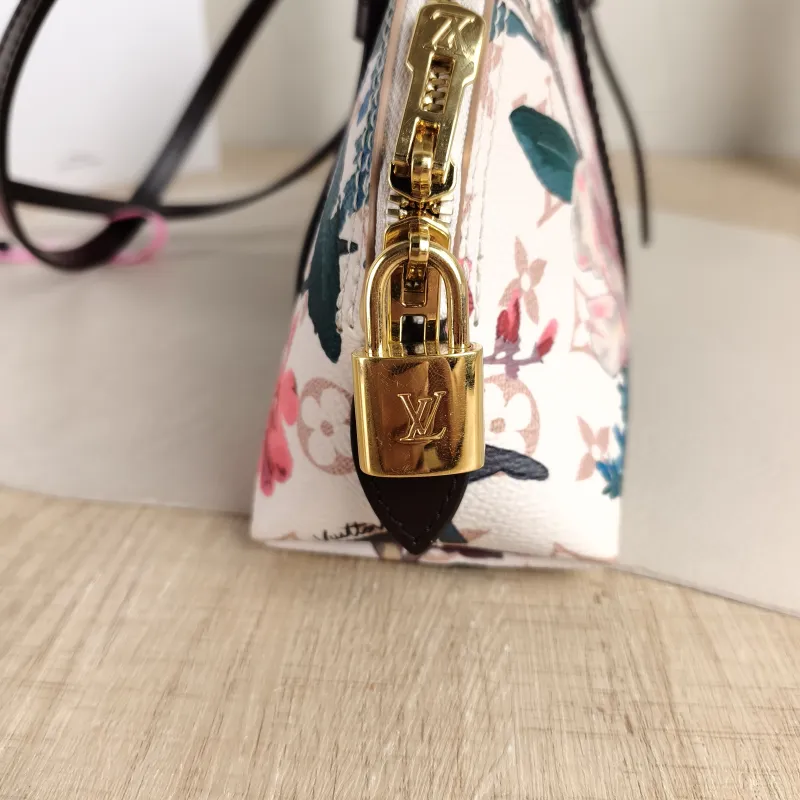 Louis Vuitton Shoulder Bag Squire East West PVC One Size29 × 8 × 14 cm — detail view 1 of 9