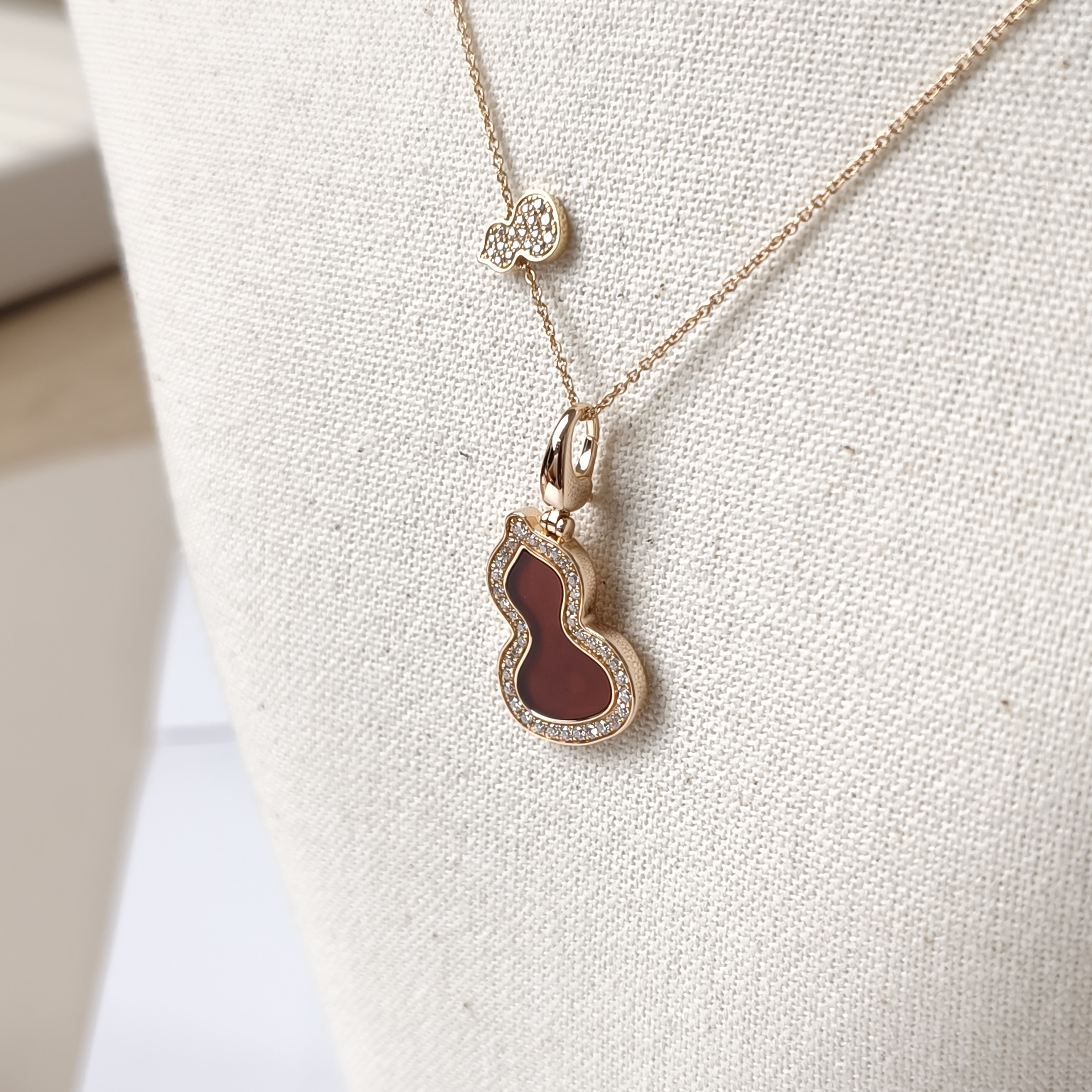 Qeelin Necklace Wulu Collection Necklace Red Agate18K Diamond One Size40cm Pendant1.8cm One Size — cover view 12 of 14