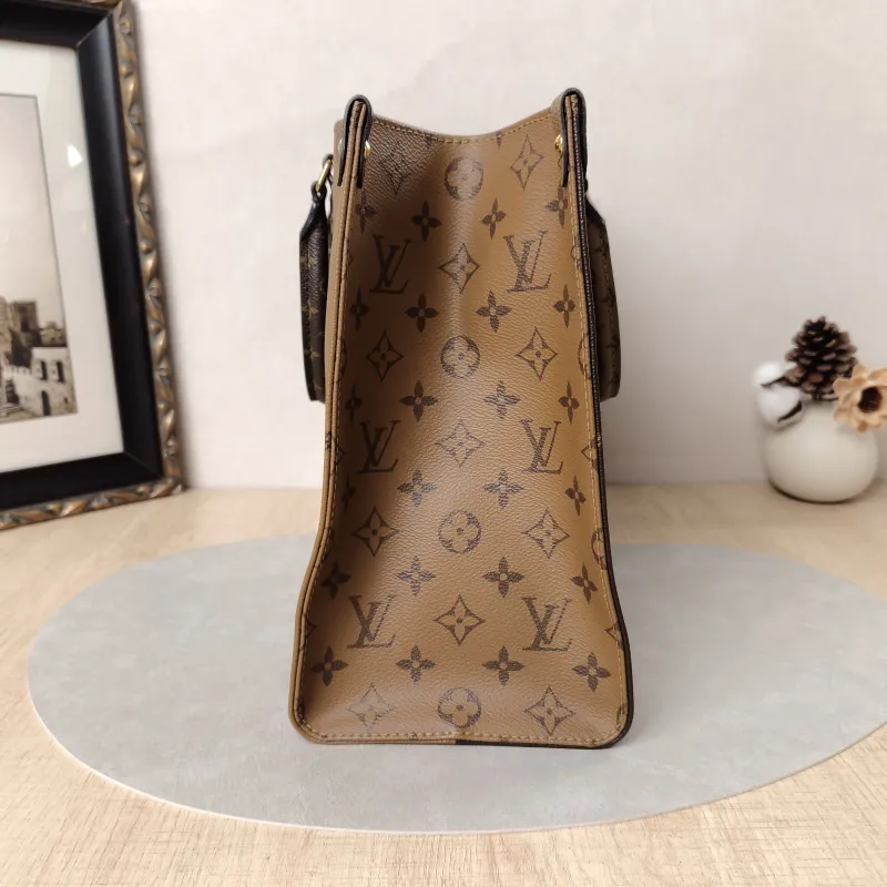 Louis Vuitton Shoulder Bag Onthego Medium Monogram PVC Medium35 × 14 × 27 cm — cover view 6 of 9