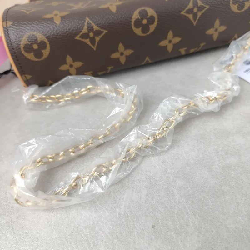 Louis Vuitton Crossbody Bag POCHETTE CAMILLE Monogram PVC One Size 20.5 × 6 × 11 cm — detail view 1 of 12