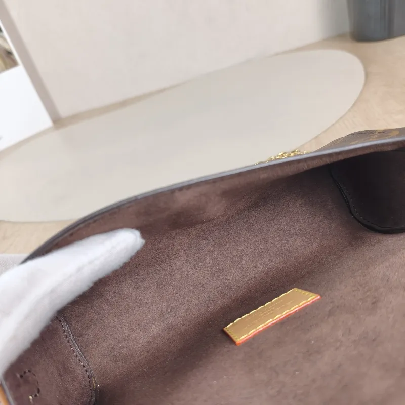 Louis Vuitton Crossbody Bag POCHETTE CAMILLE Monogram PVC One Size 20.5 × 6 × 11 cm — detail view 1 of 11
