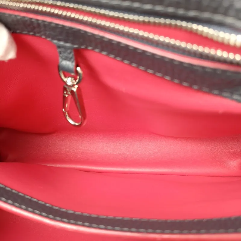 Louis Vuitton Top Handle Bag Capucines Black Calfskin Medium31.5 × 11 × 20 cm — detail view 7 of 22