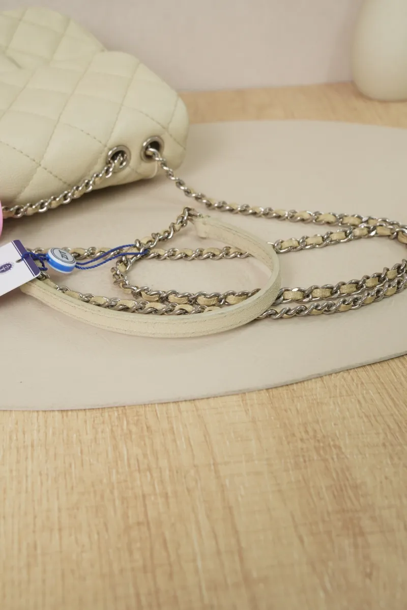 Chanel Calfskin25 · 20 × 6 × 16 cm Conditioned · Conditioned — detail view 10 of 16