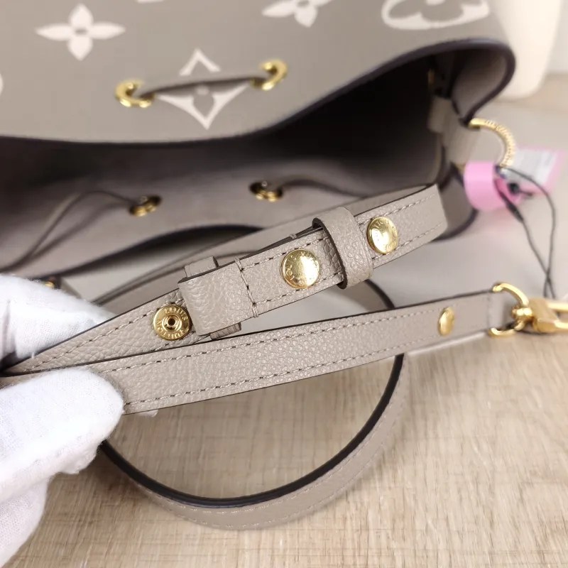 Louis Vuitton Shoulder Bag NÉONOÉ Bucket Bag · White Monogram Empreinte Embossed Calfskin Medium 26 × 17.5 × 26 cm — detail view 2 of 13
