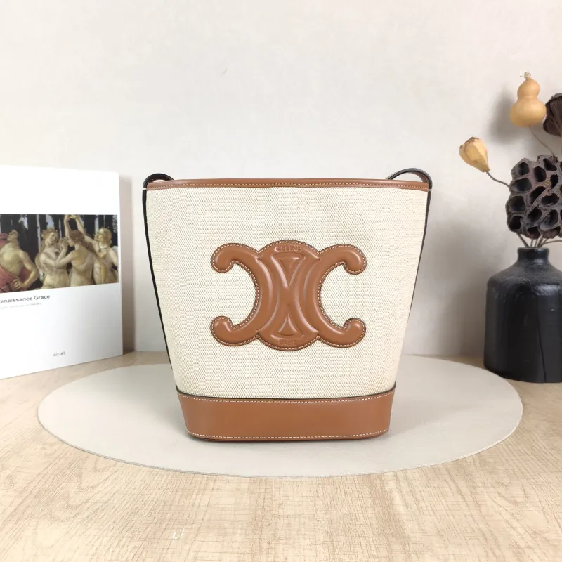 CELINE Shoulder Bag BUCKET TRIOMPHE Bucket Bag · Small17 × 10 × 22 cm