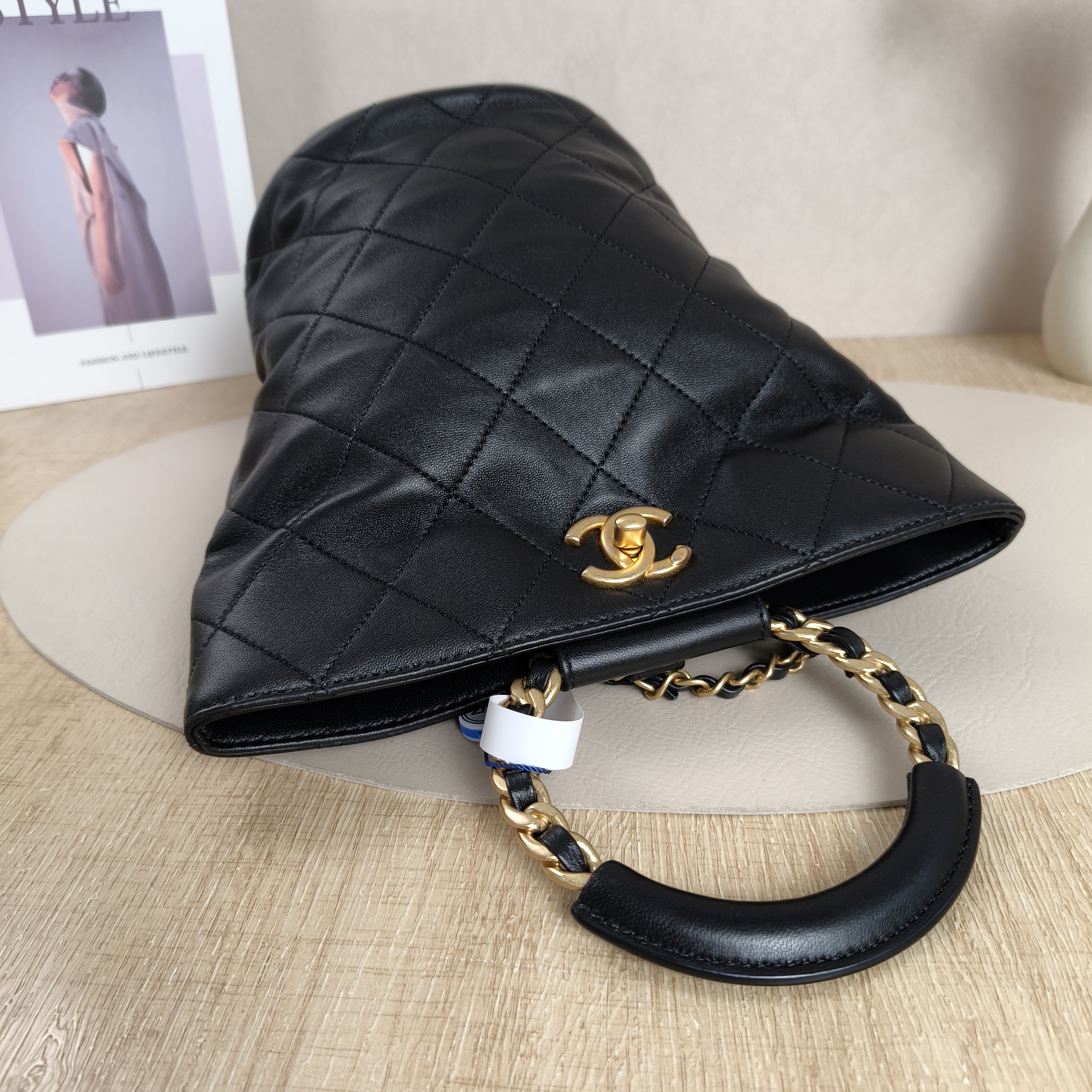 Chanel Crossbody Bag Black Lambskin 16 × 14 × 22 cm — cover view 11 of 11