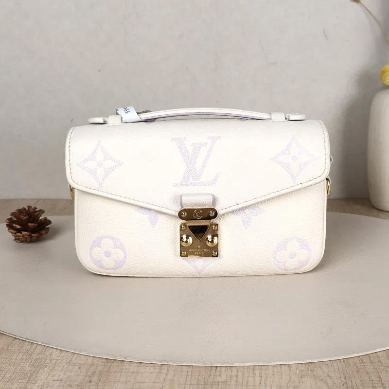 Louis Vuitton Crossbody Bag Pochette Métis East West White · Empreinte Embossed Calfskin Small21.5 × 6 × 13.5 cm