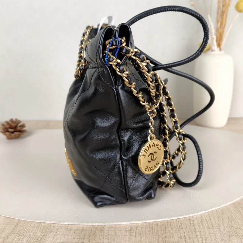 Chanel Shoulder Bag22Bag Black CC alfskinmini20 × 6 × 19 cm — detail view 4 of 11