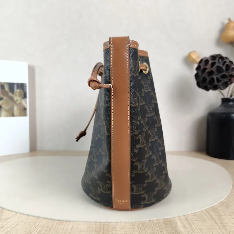 CELINE Crossbody Bag Triomphe Bucket Bag Monogram PVC Small14 × 14 × 21 cm — detail view 7 of 10
