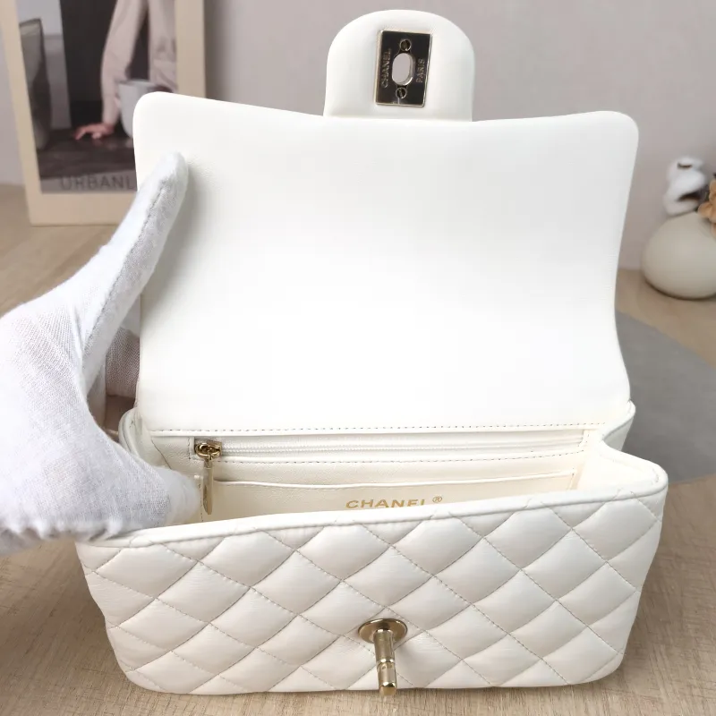 Chanel Crossbody Bag mini White Lambskin mini 20 × 6 × 12 cm — detail view 2 of 14