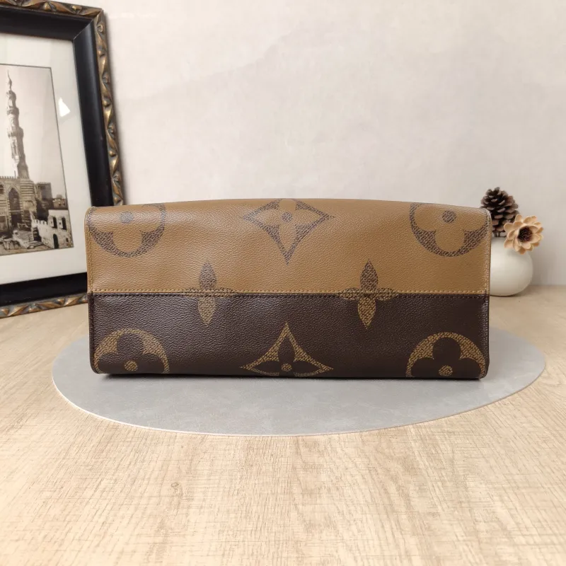 Louis Vuitton Shoulder Bag Onthego Medium Monogram PVC Medium35 × 14 × 27 cm — cover view 3 of 9