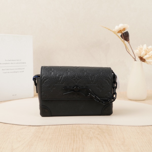 Louis Vuitton steamer Box Black Calfskin Microchip Edition · 18 × 6 × 12 cm