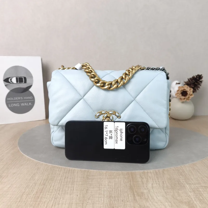Chanel Crossbody Bag19Bag Blue SL ambskin Small26 × 9 × 16 cm — cover view 3 of 5