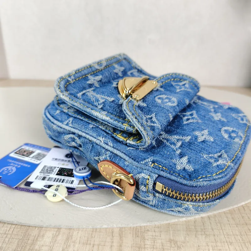 Louis Vuitton Crossbody Bag Fairfax Pochette Camera Bag Blue One Size 14 × 3 × 18 cm — detail view 8 of 10