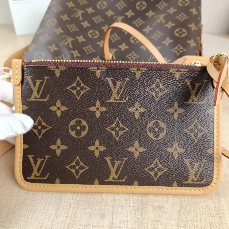 Louis Vuitton Crossbody Bag Carryall Monogram PVC Small 29 × 12 × 24 cm — detail view 6 of 13