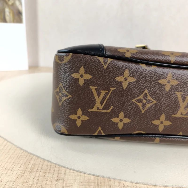 Louis Vuitton Crossbody Bag ODEON Monogram PVC Small 24 × 8 × 22 cm — detail view 13 of 14