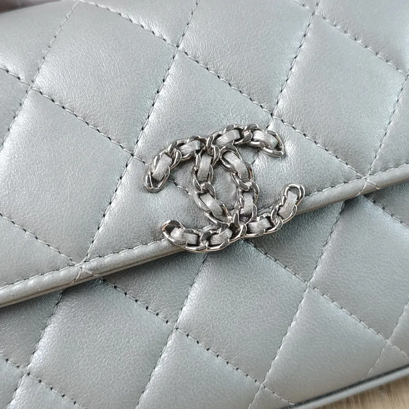 Chanel Crossbody Bag kelly Silver Waxed Leather One Size 18 × 4.5 × 10 cm — detail view 9 of 11