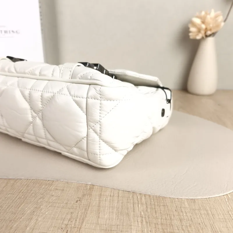DIOR Crossbody Bag camp Messenger Bag White Calfskin Small 23 × 8 × 15 cm — detail view 9 of 11