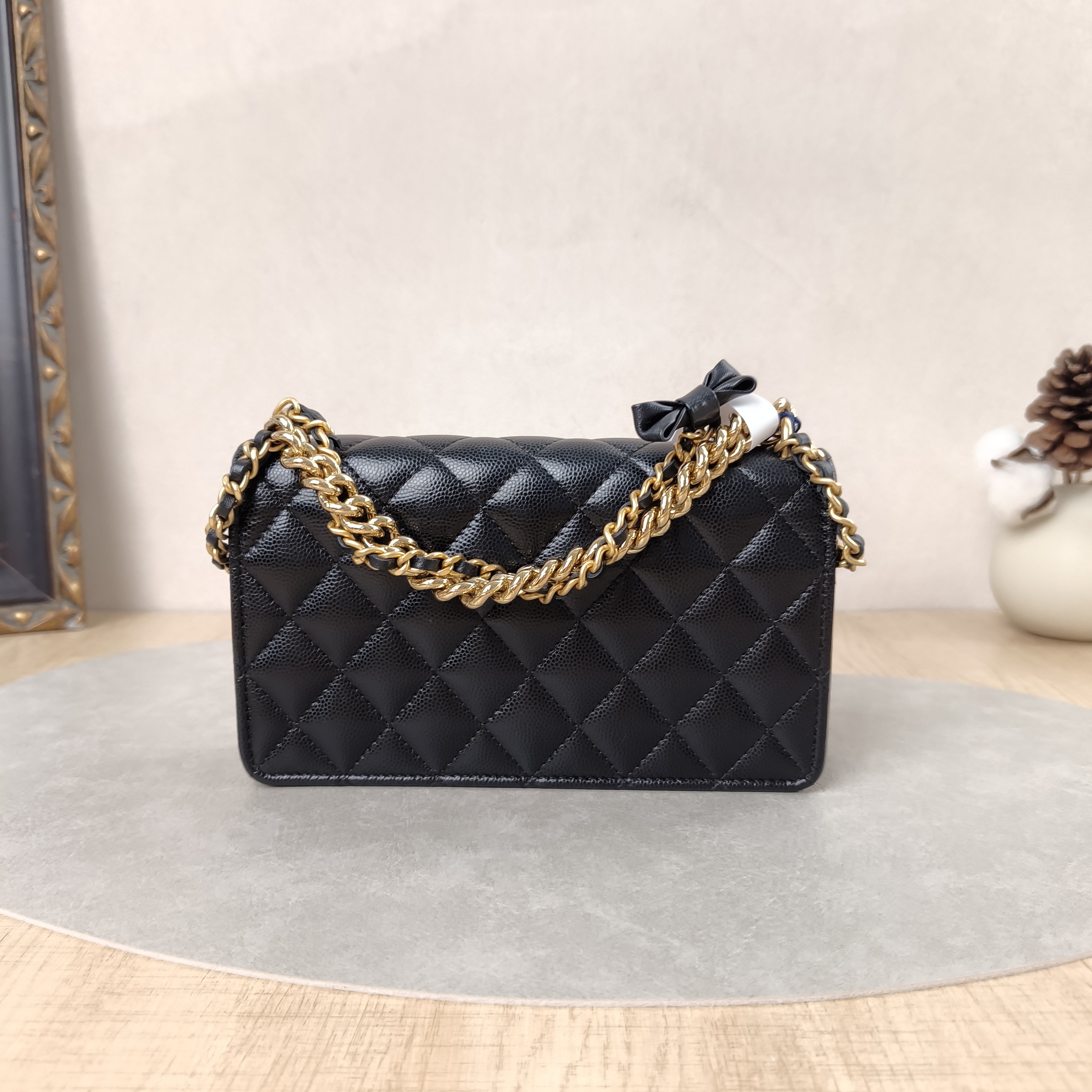 Chanel Crossbody Bag24s woc Black Grained Calfskinmini19.2 × 3.5 × 12.3 cm — cover view 3 of 5