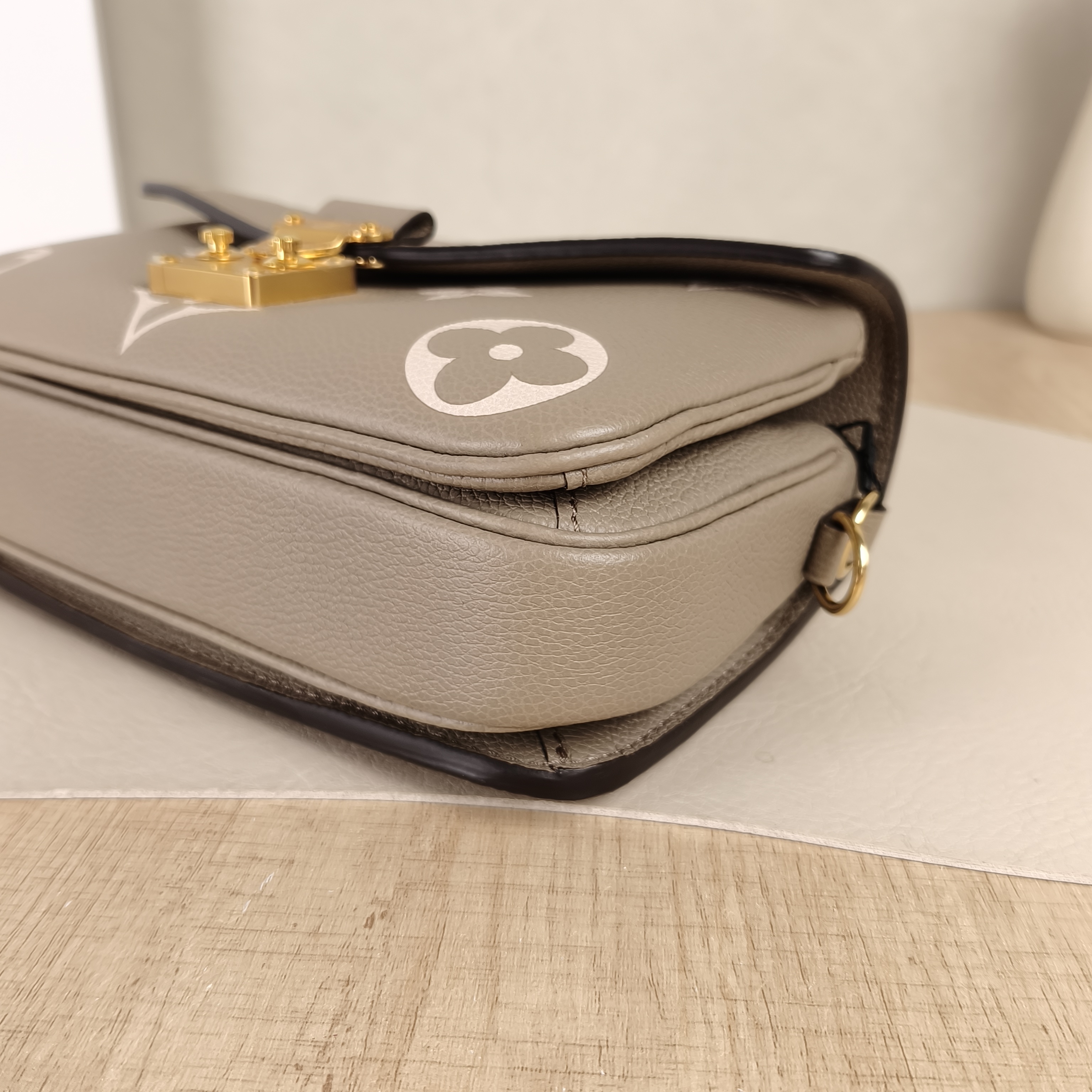 Louis Vuitton Shoulder Bag — cover view 4 of 13