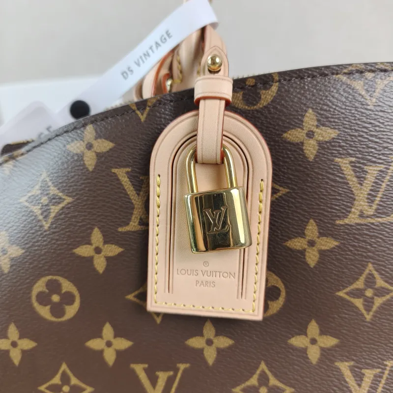 Louis Vuitton Top Handle Bag GRAND PALAIS Monogram PVC Medium34 × 15 × 24 cm — detail view 2 of 13