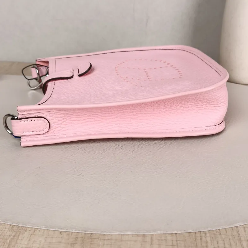 Hermès Crossbody Bag Evelyne Mini 16 Mini 16 TC Calfskin Mini 17 × 5.5 × 18 cm K — detail view 1 of 8