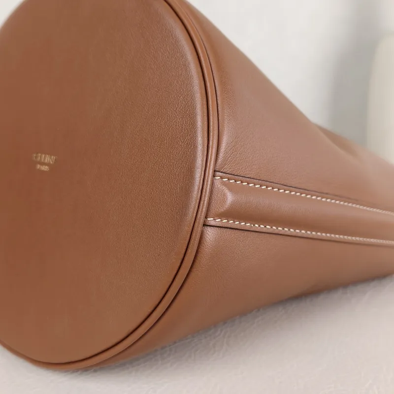 CELINE Crossbody Bag Bucket 16 Bucket Bag Caramel Calfskin Small 16 × 16 × 18 cm — detail view 3 of 9