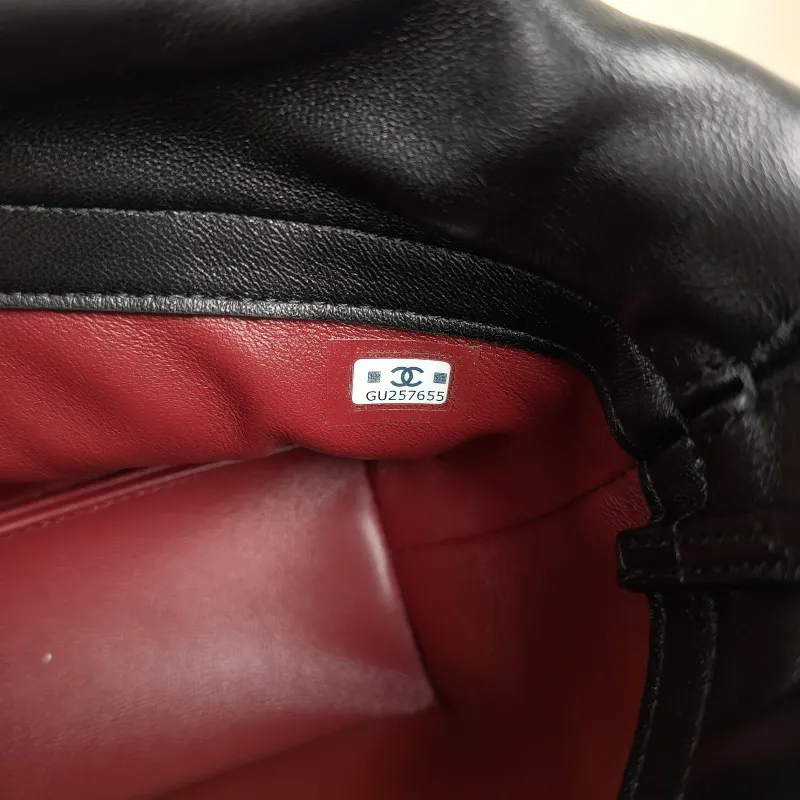 Chanel Shoulder Bag26b Shoulder Bag Black Lambskin One Size24 × 7.5 × 10 cm — detail view 4 of 11