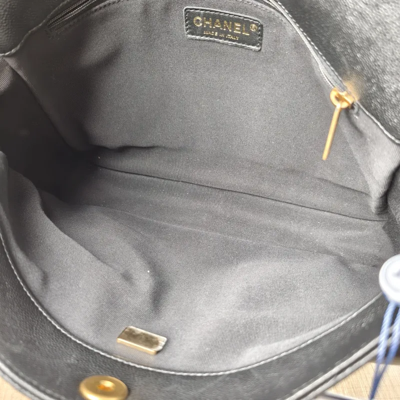 Chanel Shoulder Bag Supple Twins Hobo Black Grained Calfskin Large 30 × 5 × 21.5 cm — detail view 15 of 15