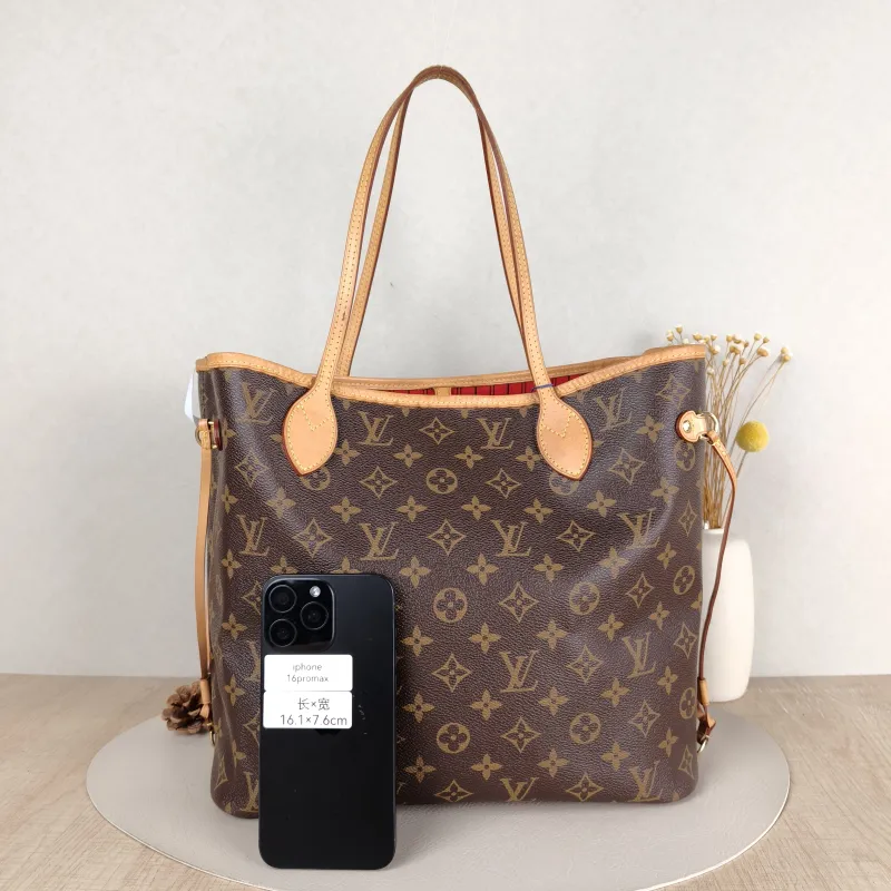 Louis Vuitton Shoulder Bag Neverfull Monogram PVC Medium 31 × 14 × 28 cm — cover view 3 of 6