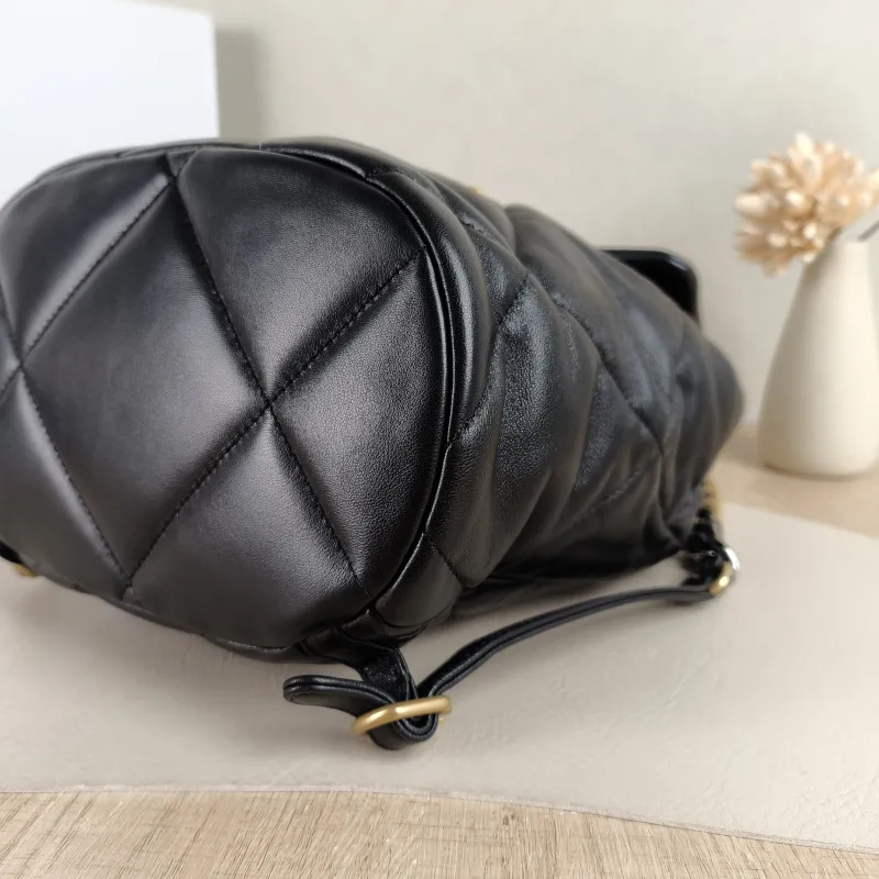Chanel Backpack19Bag Backpack Black Lambskinmini22 × 16 × 26 cm — detail view 8 of 12