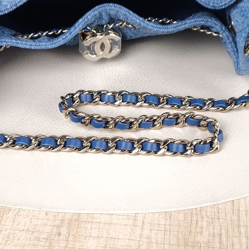 Chanel Crossbody Bag 25Bag Mini 22 × 12.5 × 22 cm — detail view 1 of 12