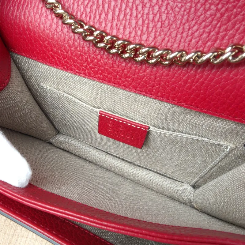 GUCCI Crossbody Bag g Collection Red Calfskin Small 20 × 9 × 16 cm — detail view 1 of 14