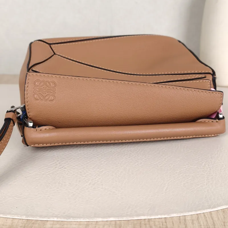 LOEWE Crossbody Bag Puzzle Caramel CC alfskin Mini 18 × 8 × 12.5 cm — detail view 8 of 10
