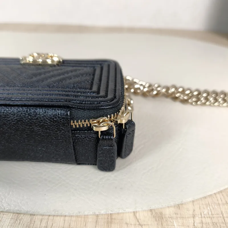Chanel Crossbody Bag le boy Crossbody Bag Black Calfskin One Size 11 × 4 × 7 cm 32 — detail view 8 of 11