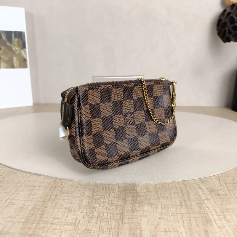 Louis Vuitton Clutch Mini Pochette Accessoires PV Cmini15.5 × 4 × 10.5 cm — cover view 4 of 5