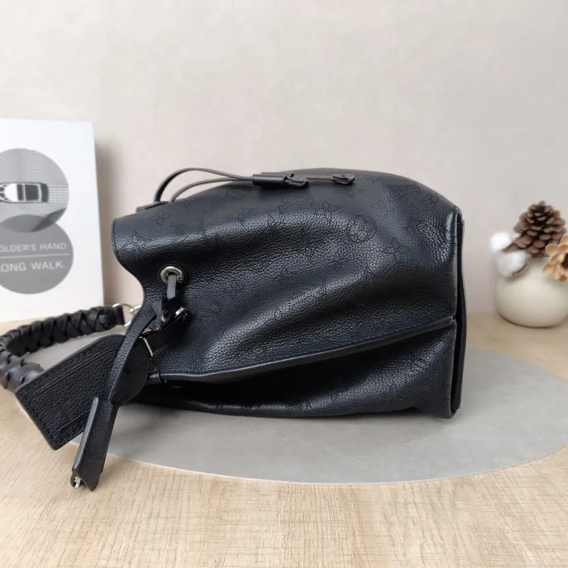Louis Vuitton Shoulder Bag Muria Black Calfskin One Size26 × 14 × 26 cm — detail view 2 of 16