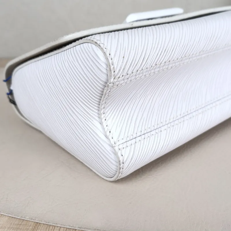Louis Vuitton Crossbody Bag Twist White Epi Embossed Calfskin Small 19 × 9 × 15 cm — detail view 10 of 11