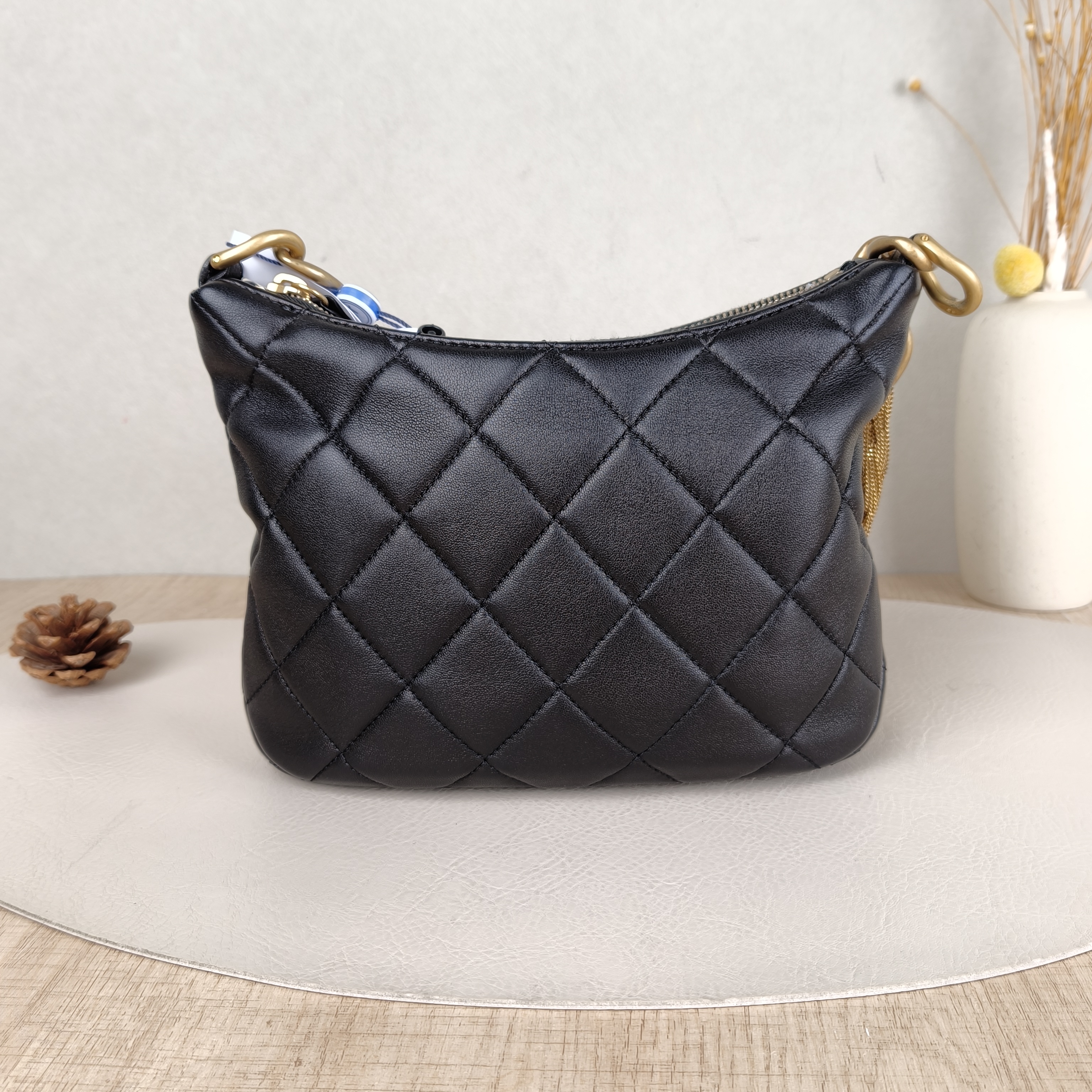 Chanel Shoulder Bag23a hobo Black SL ambskin Small24 × 5 × 19 cm — cover view 4 of 6