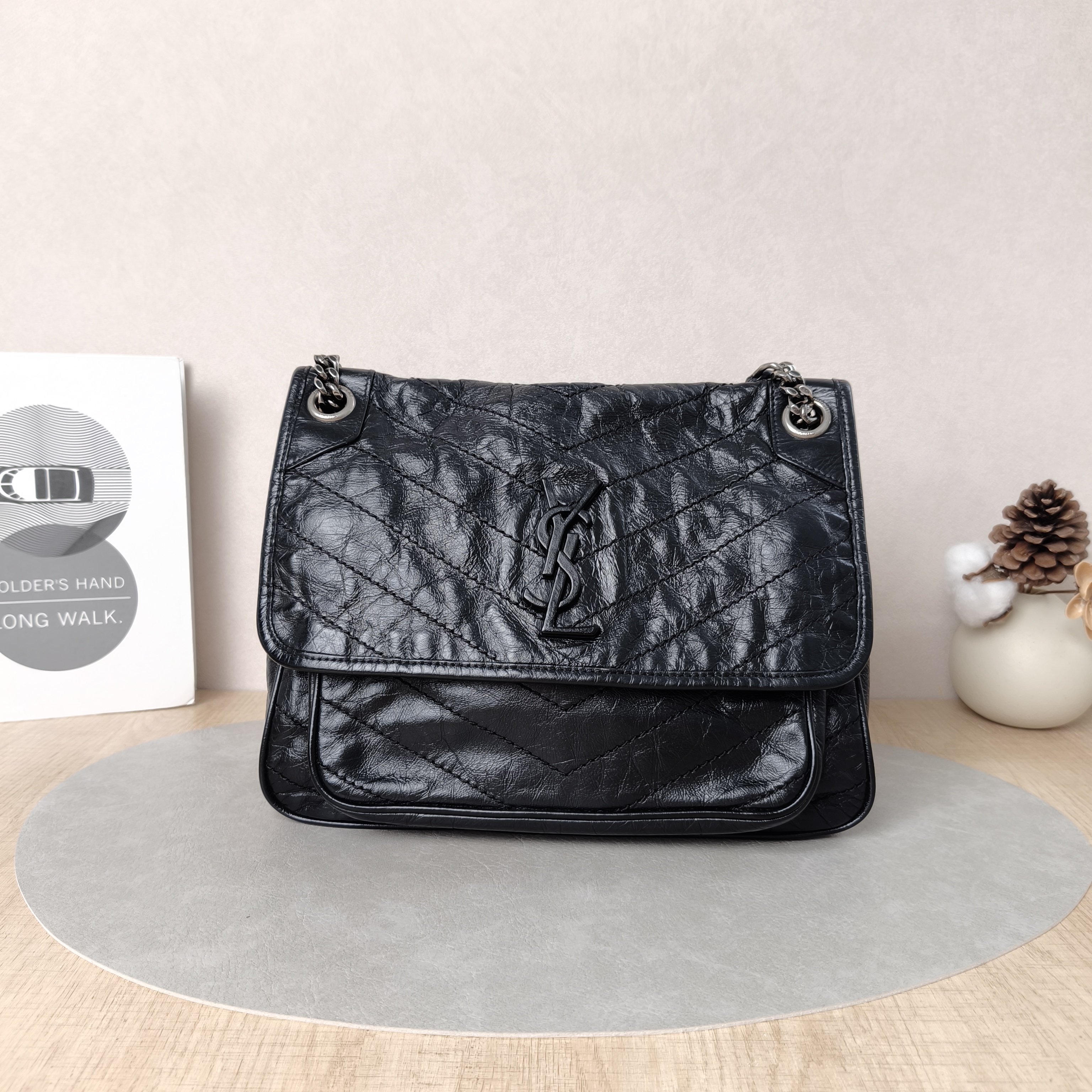 SAINT LAURENT Crossbody Bag Niki D Waxed Leather Calfskin Medium28 × 8.5 × 20 cm