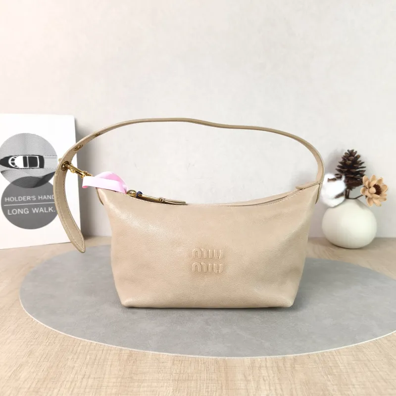 Miumiu Top Handle Bag Spirit Vanity Case Bag Cosmetic Bag Lambskin One Size18.5 × 10 × 14 cm