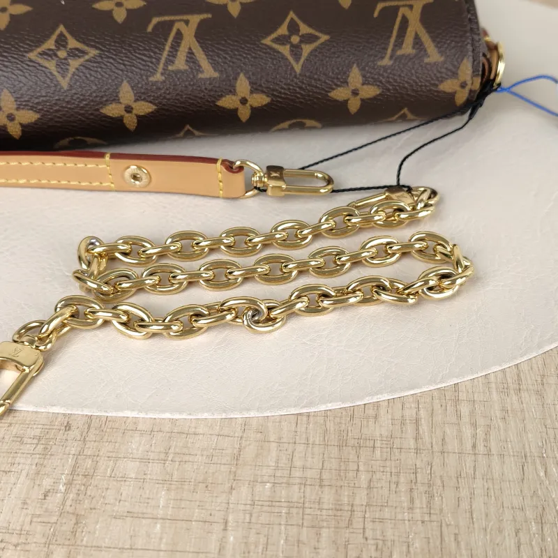 Louis Vuitton Crossbody Bag IVY Monogram PVC Small 23.5 × 4.3 × 12 cm — detail view 12 of 12
