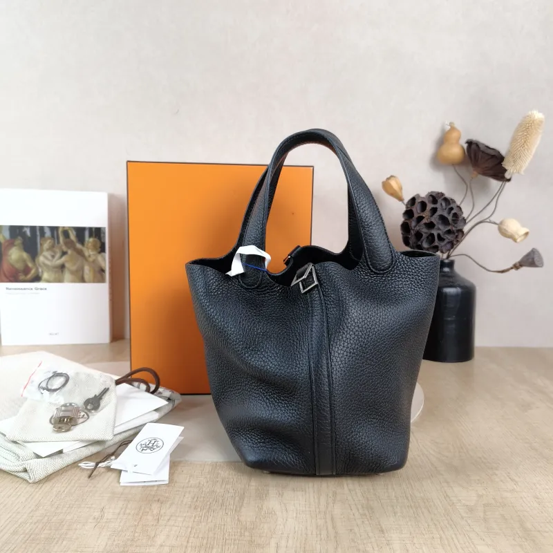 Hermès Top Handle Bag Picotin Lock 18 18Black Clemence Taurillon TC Calfskin Small18 × 13 × 19 cm — cover view 6 of 6