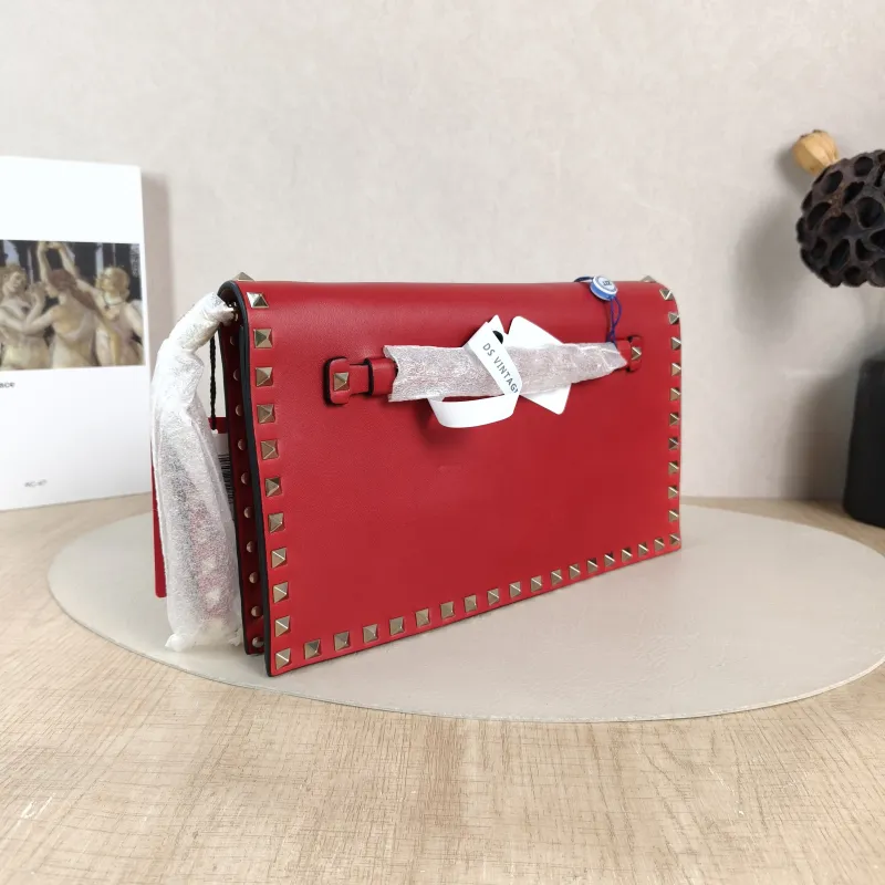 Valentino Clutch Clutch Red Calfskin One Size 28 × 3 × 17 cm — cover view 4 of 6