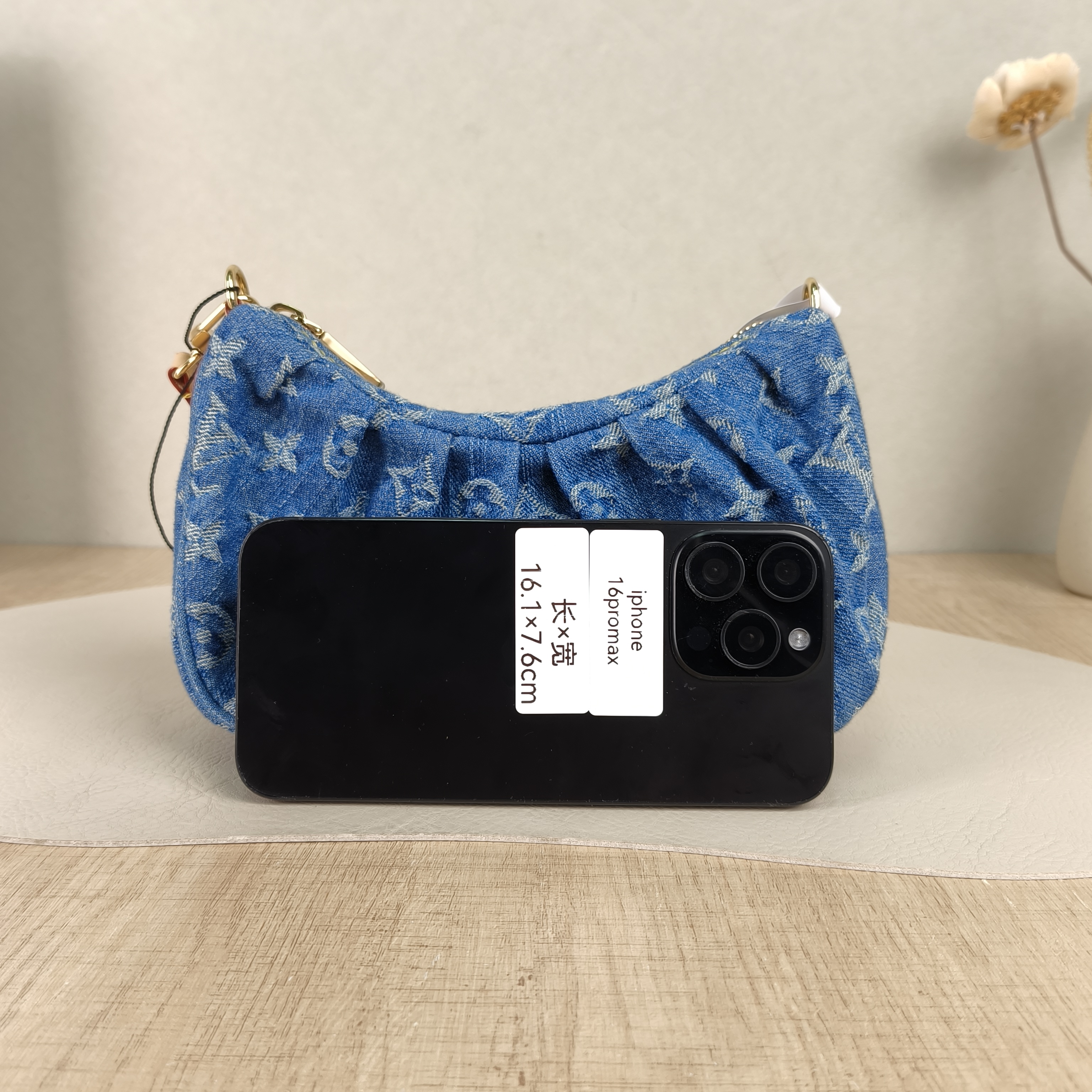Louis Vuitton Shoulder Bag Pochette Valley Blue One Size21 × 7 × 15 cm — cover view 2 of 6
