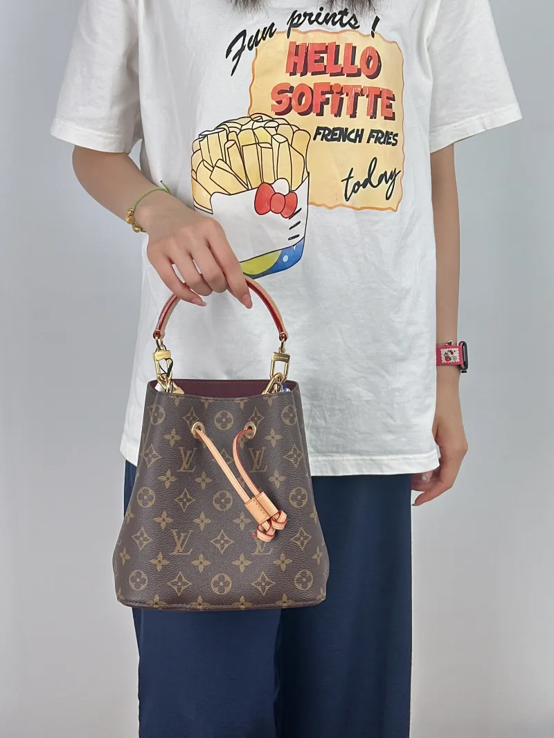 Louis Vuitton Crossbody Bag NÉONOÉ Bucket Bag BB Monogram PVCBB20 × 13 × 20 cm — on-model view 2 of 2